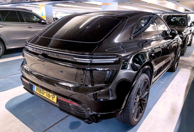 Porsche Macan EV Turbo