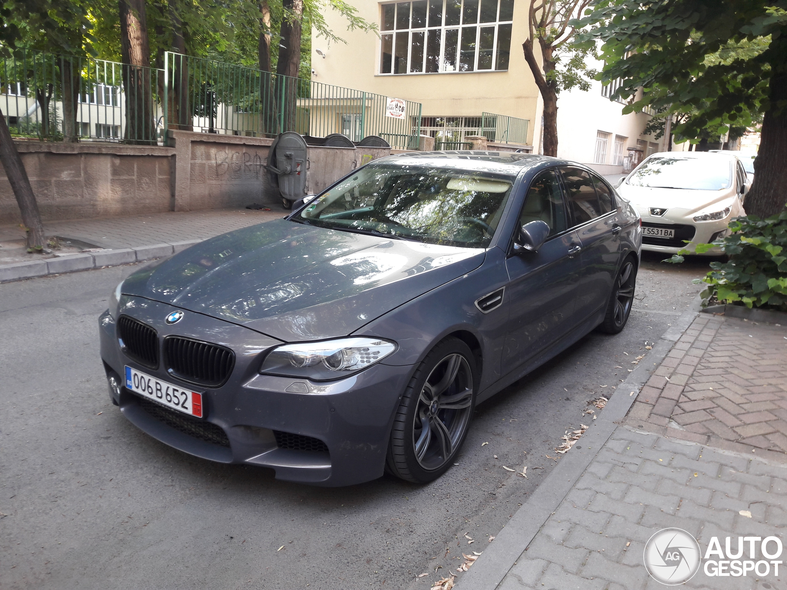 BMW M5 F10 2011