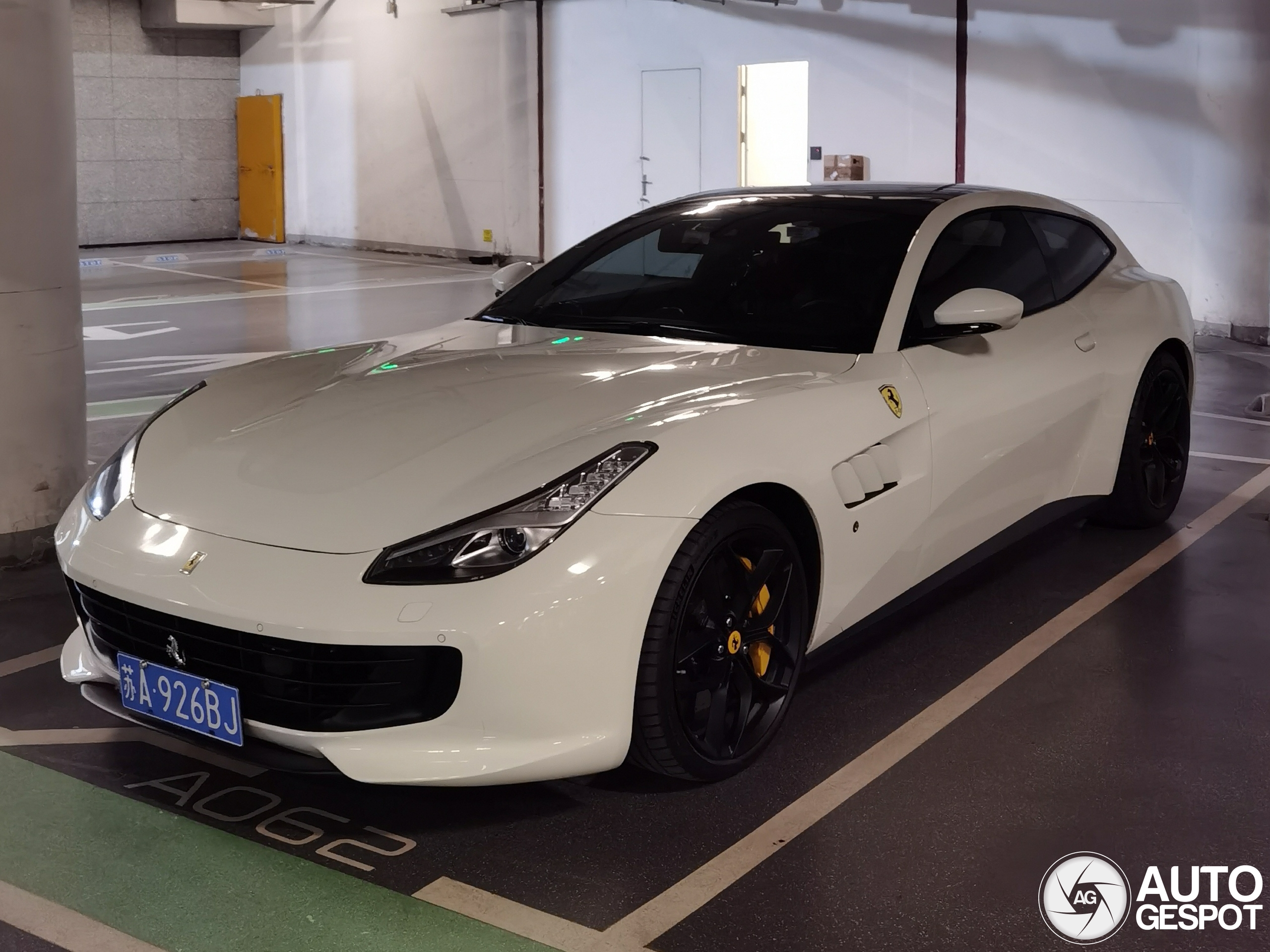 Ferrari GTC4Lusso T