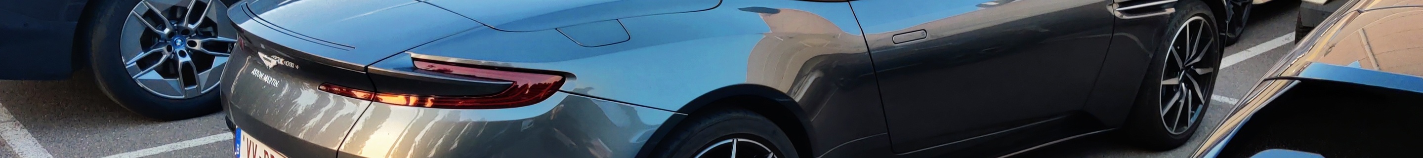 Aston Martin DB11 V8 Volante