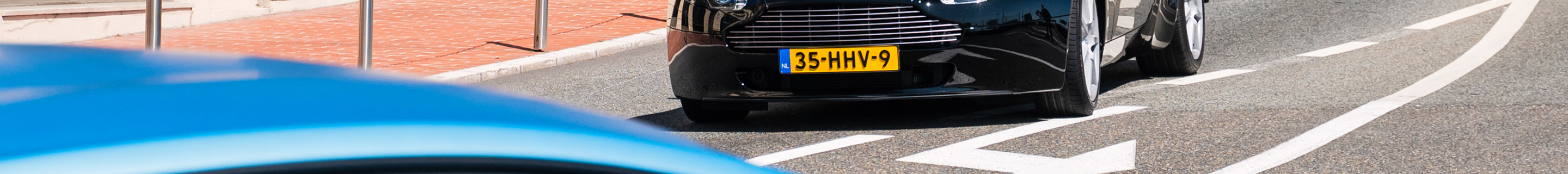 Aston Martin V8 Vantage Roadster