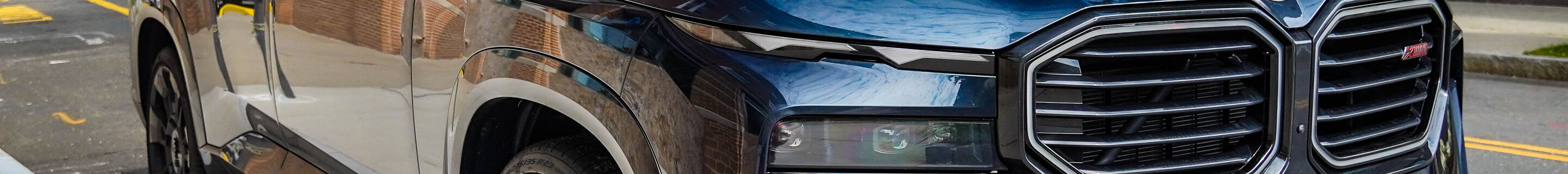 BMW XM G09 Label Red