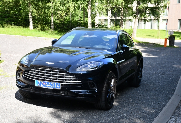 Aston Martin DBX