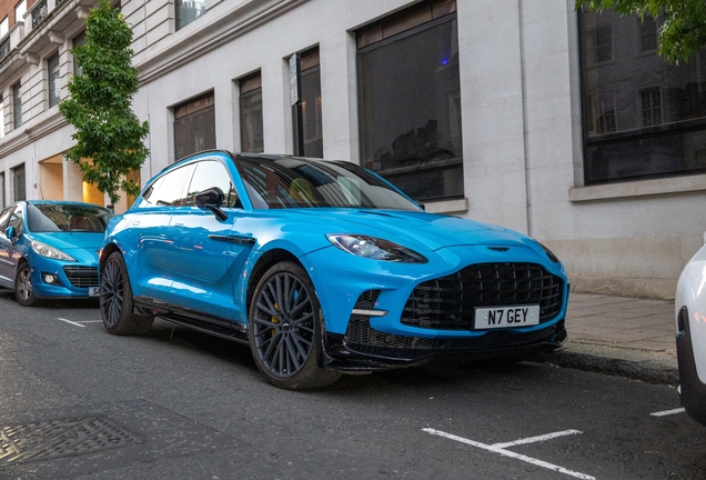 Aston Martin DBX707