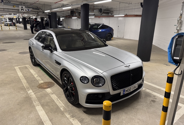 Bentley Flying Spur Hybrid S