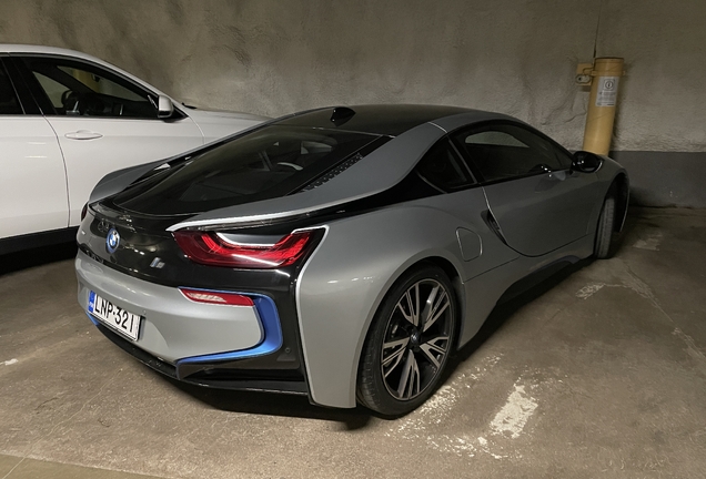 BMW i8