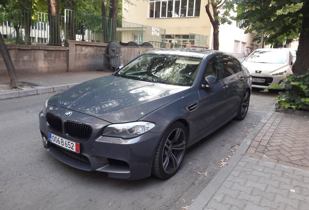 BMW M5 F10 2011