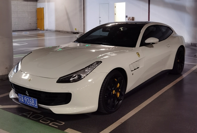 Ferrari GTC4Lusso