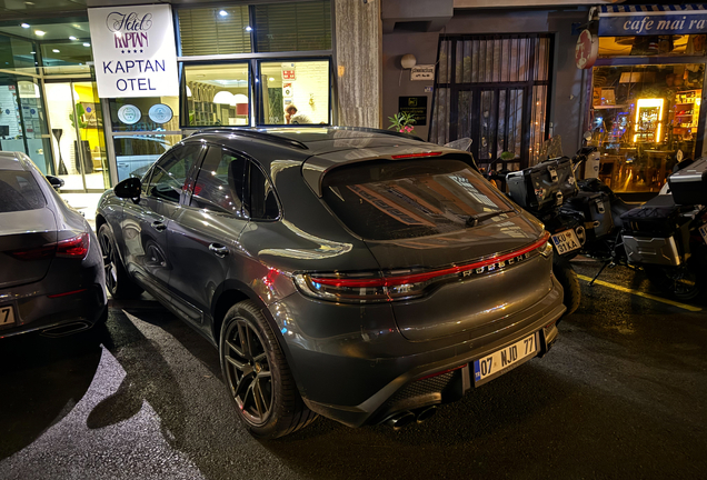 Porsche 95B Macan GTS MkIII
