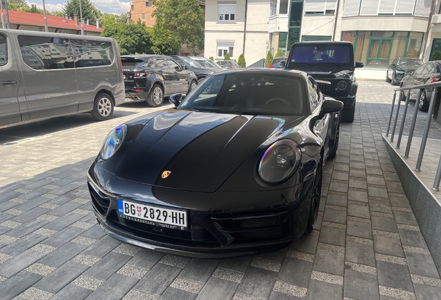 Porsche 992 Carrera 4 GTS