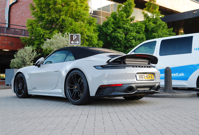 Porsche 992 Carrera 4 GTS Cabriolet