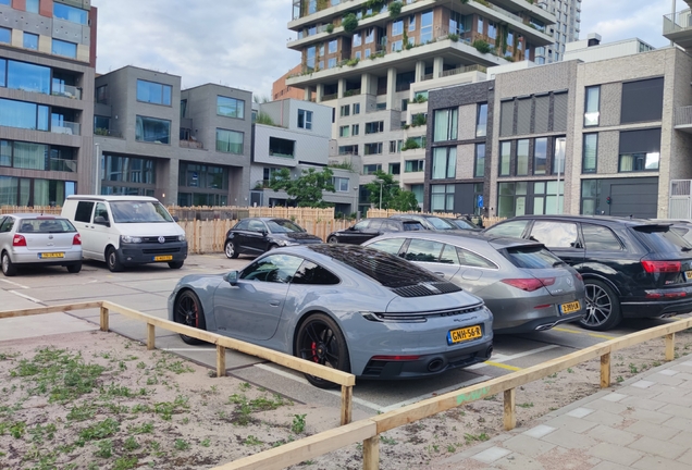 Porsche 992 Carrera GTS
