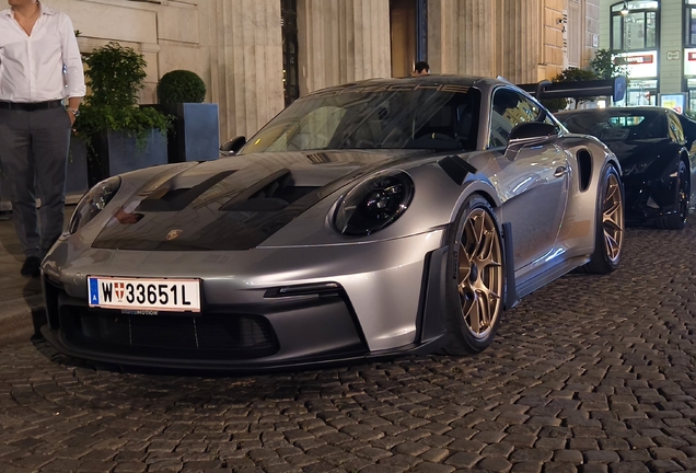 Porsche 992 GT3 RS Weissach Package