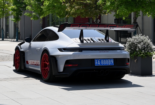Porsche 992 GT3 RS Weissach Package