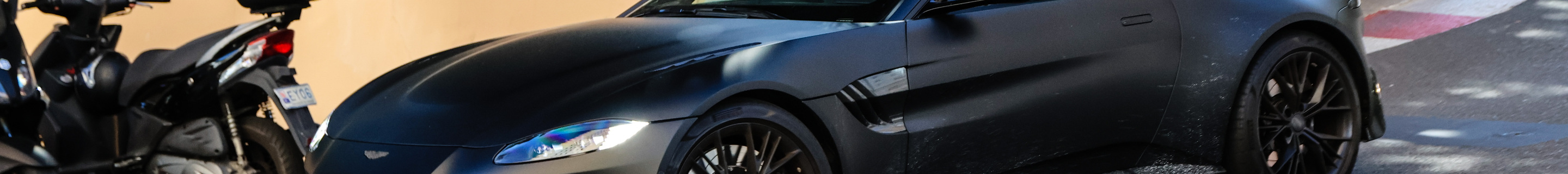 Aston Martin V8 Vantage Roadster 2020
