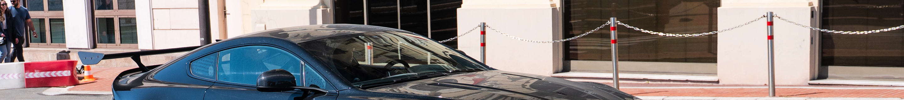 Aston Martin Vantage GT8