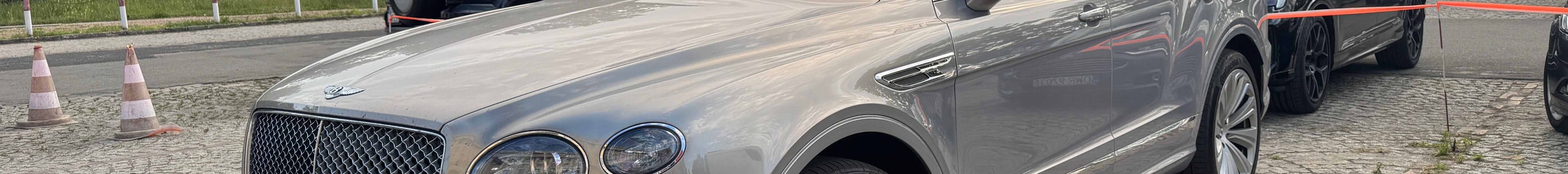 Bentley Bentayga Hybrid 2021