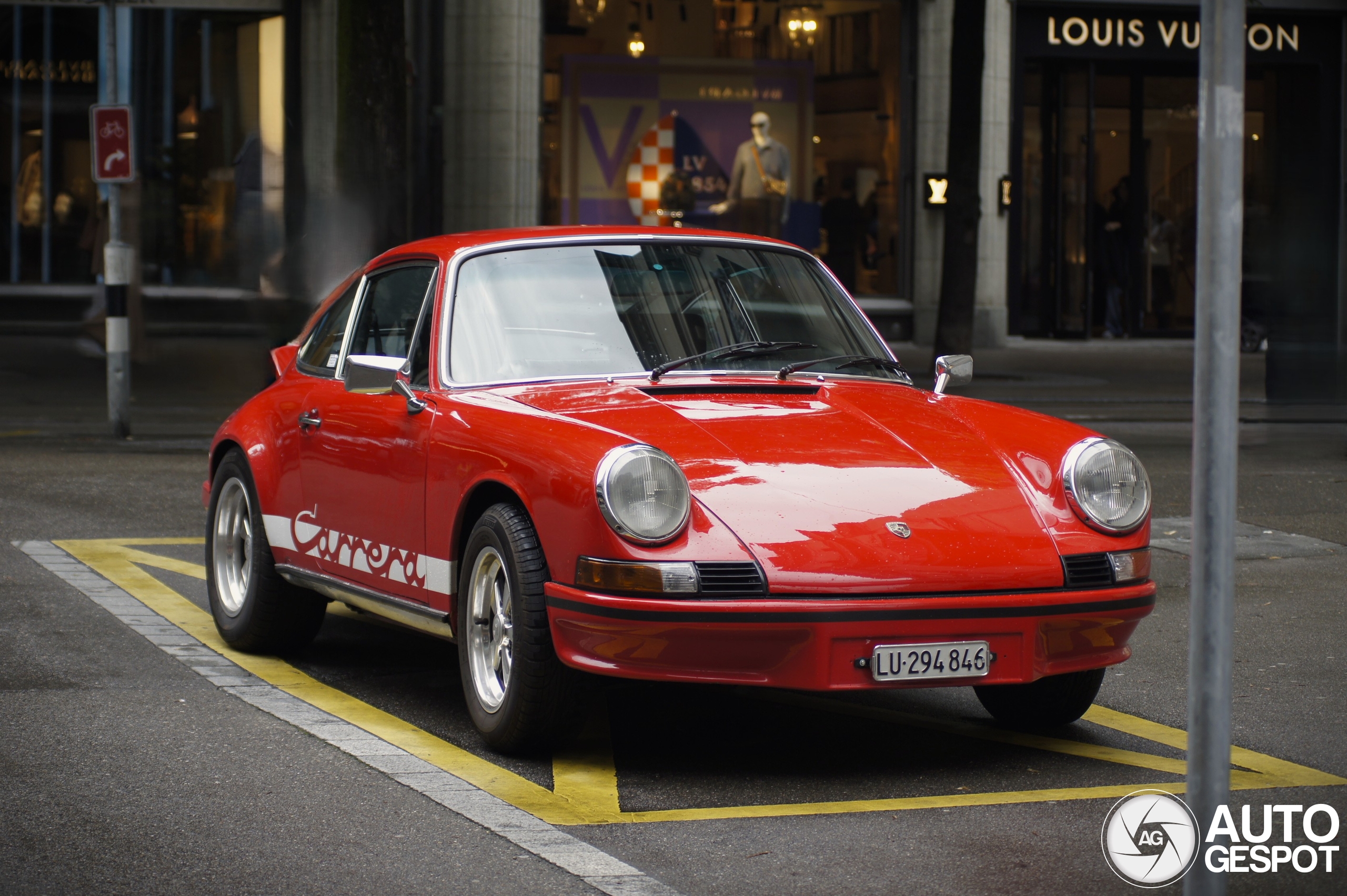 新同品【VISION】Porsche 911 Carrera RS 2.7 白赤 新同品【VISION】Porsche 911 Carrera RS 2.7 白赤 1973 Porsche