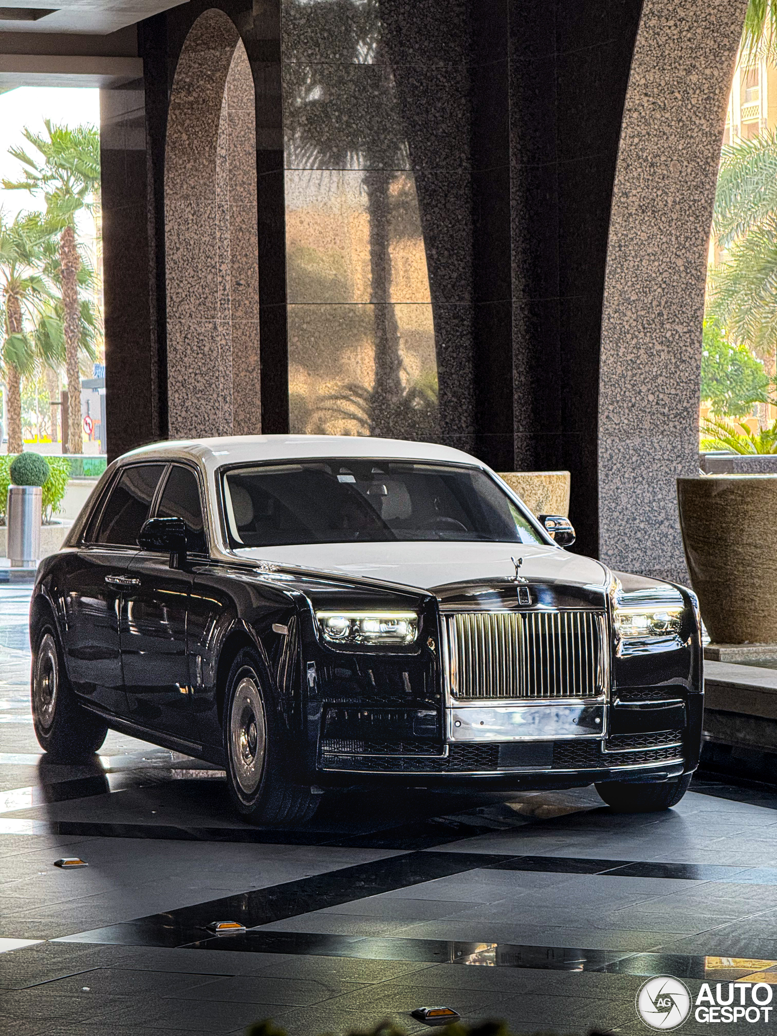 Rolls-Royce Phantom VIII EWB Series II