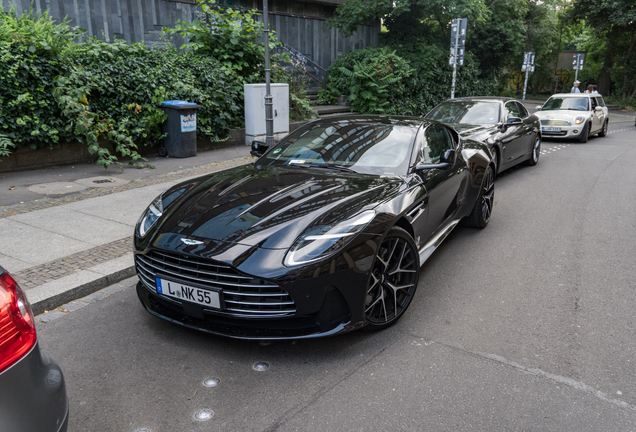 Aston Martin DB12