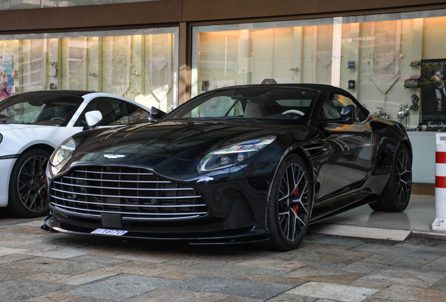 Aston Martin DB12 Volante