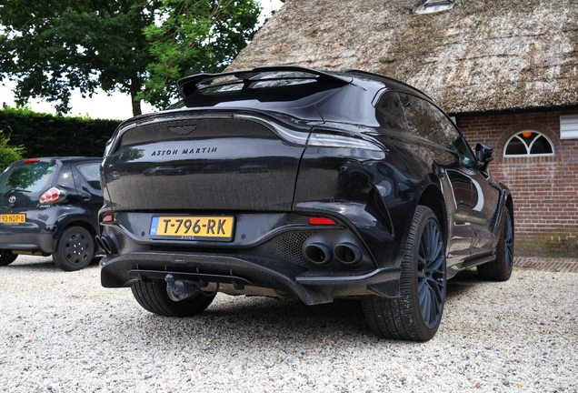 Aston Martin DBX707