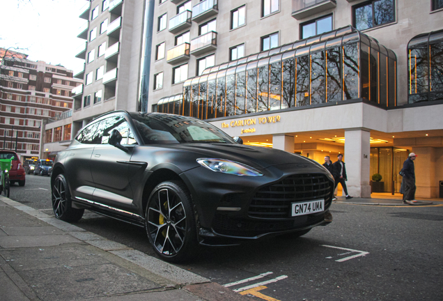 Aston Martin DBX707