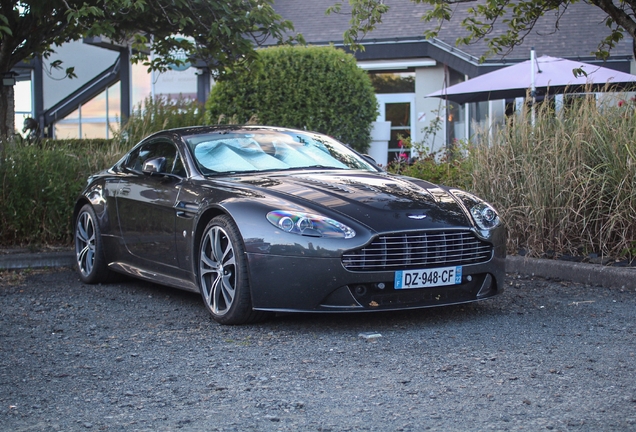 Aston Martin V12 Vantage
