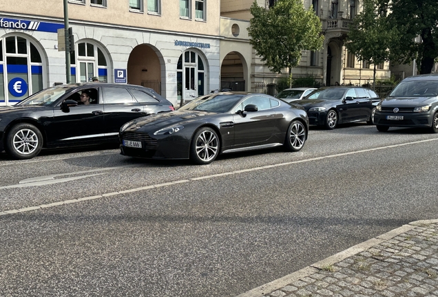 Aston Martin V12 Vantage