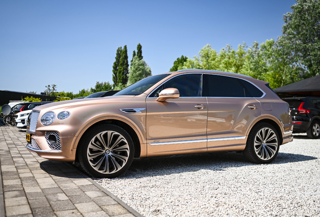 Bentley Bentayga Hybrid 2021