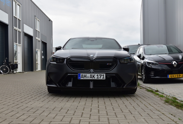 BMW M5 G90