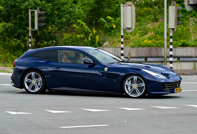 Ferrari GTC4Lusso