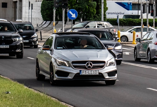 Mercedes-Benz CLA 45 AMG OrangeArt Edition C117