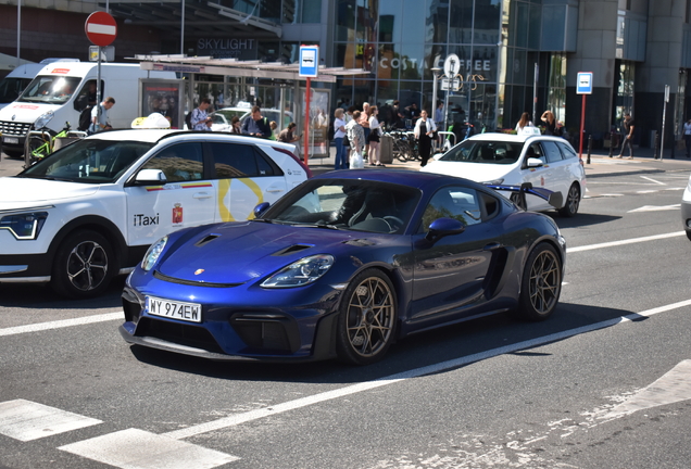 Porsche 718 Cayman GT4 RS