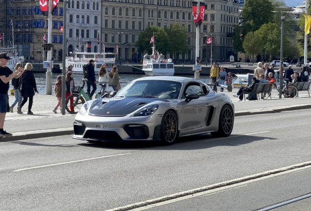 Porsche 718 Cayman GT4 RS Weissach Package