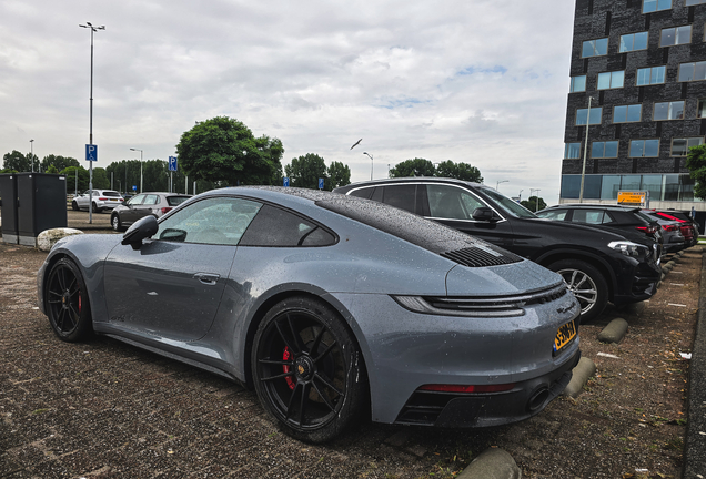 Porsche 992 Carrera 4 GTS