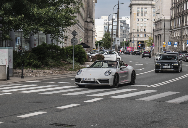Porsche 992 Carrera 4 GTS Cabriolet