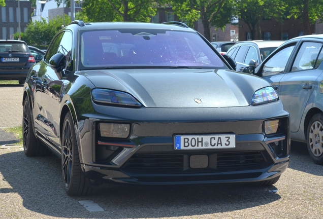 Porsche Macan EV Turbo
