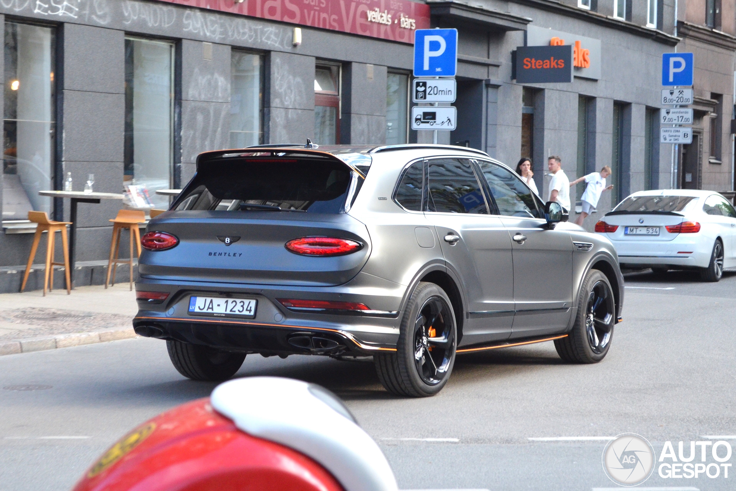 Bentley Bentayga V8 S 2024 Black Edition