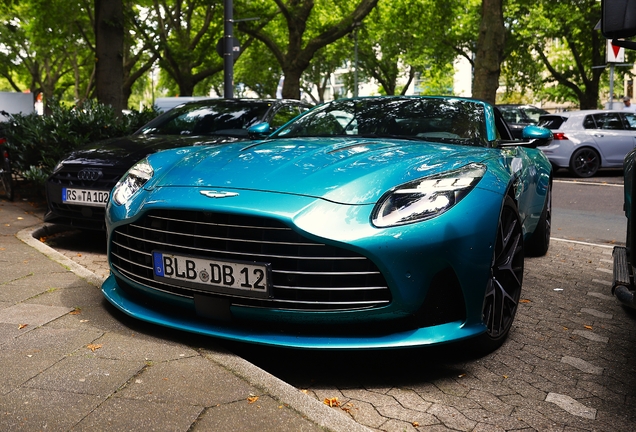 Aston Martin DB12 Volante