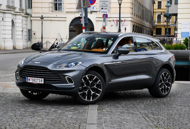 Aston Martin DBX