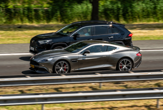 Aston Martin Vanquish 2013