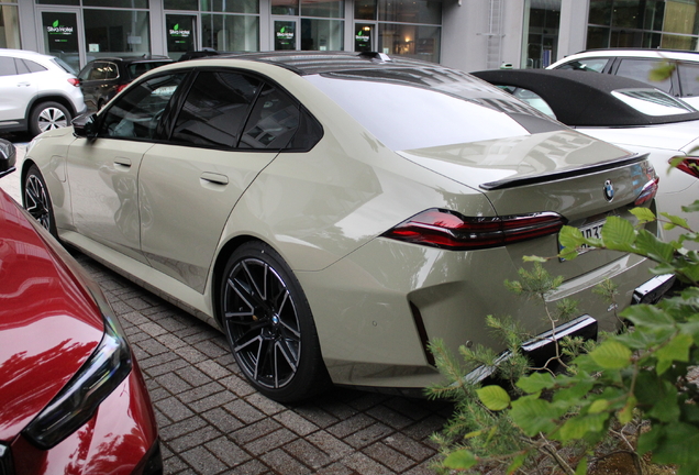 BMW M5 G90