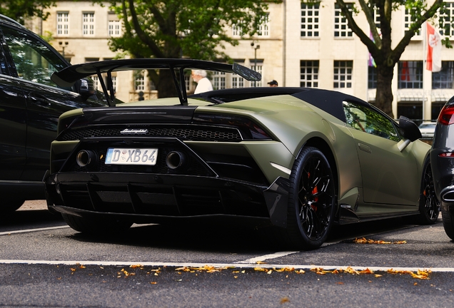 Lamborghini Huracán LP640-4 EVO Spyder