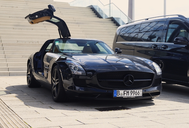 Mercedes-Benz SLS AMG