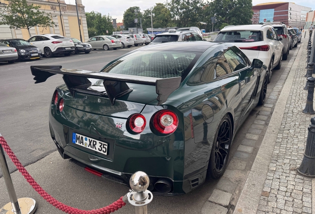 Nissan GT-R 2015