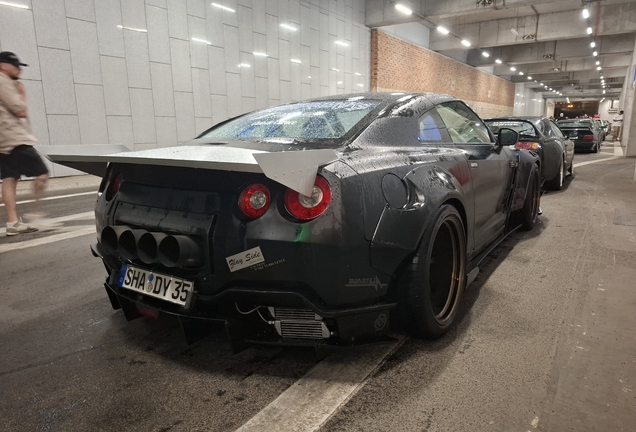 Nissan GT-R Liberty Walk Widebody