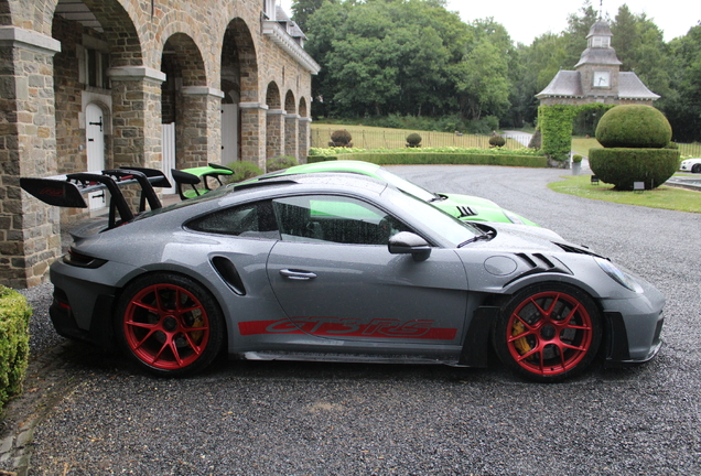 Porsche 992 GT3 RS Weissach Package