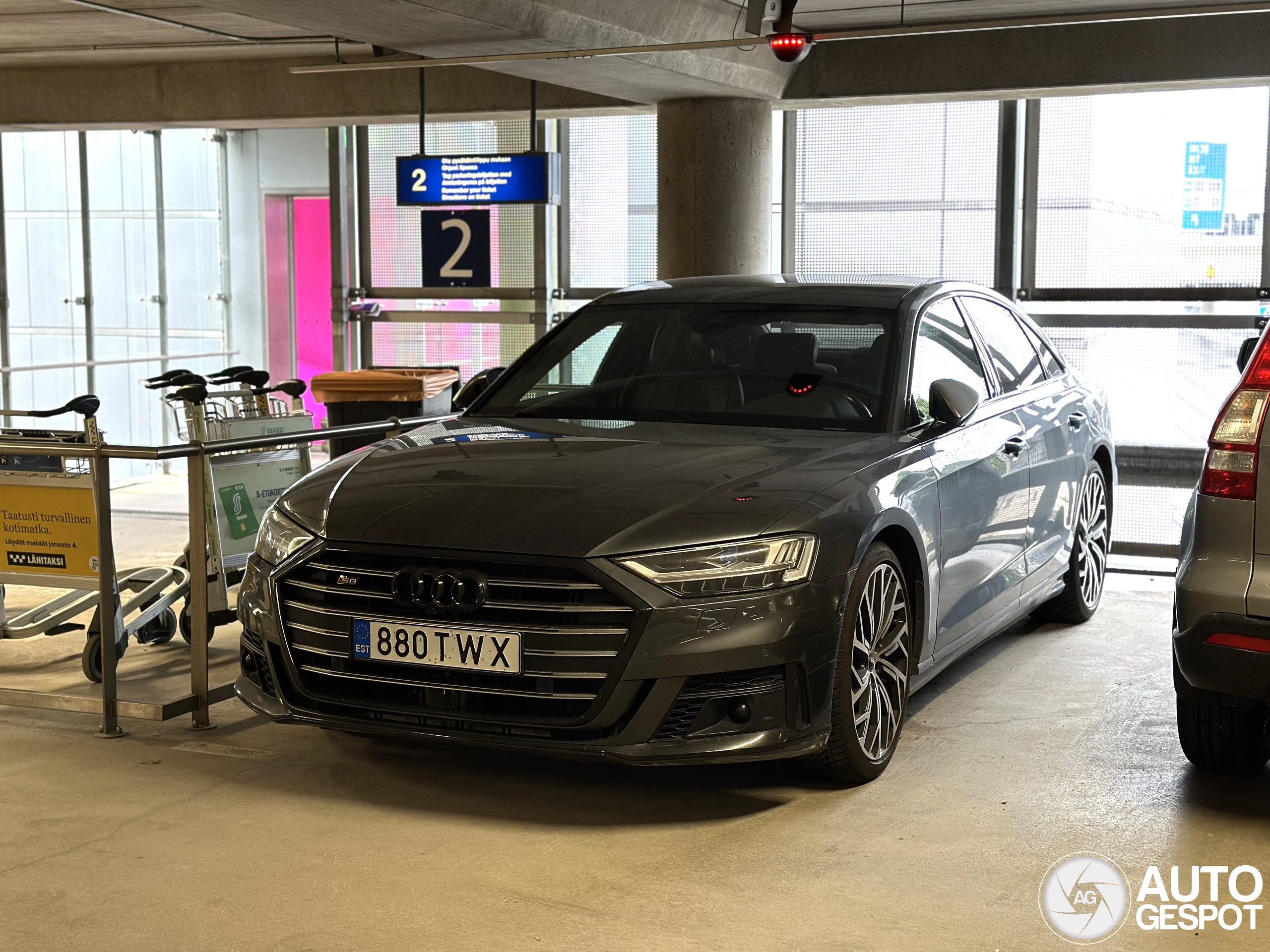 Audi S8 D5