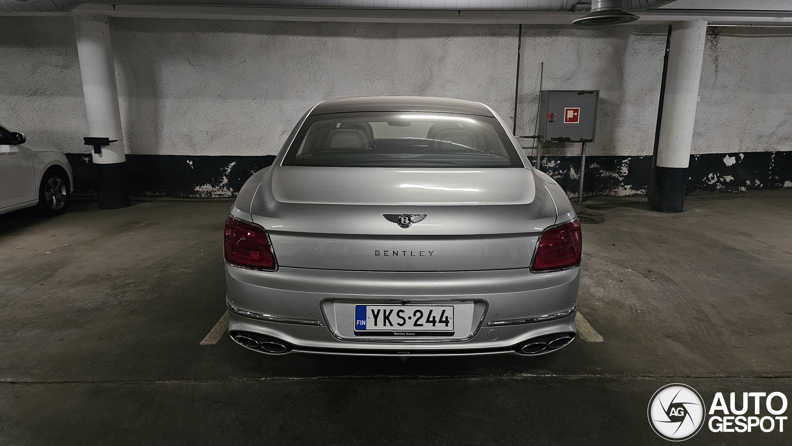 Bentley Flying Spur Hybrid